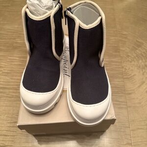 Rally Boots Midnight Blue  BONPOINT Size 32 New Never Used with Box